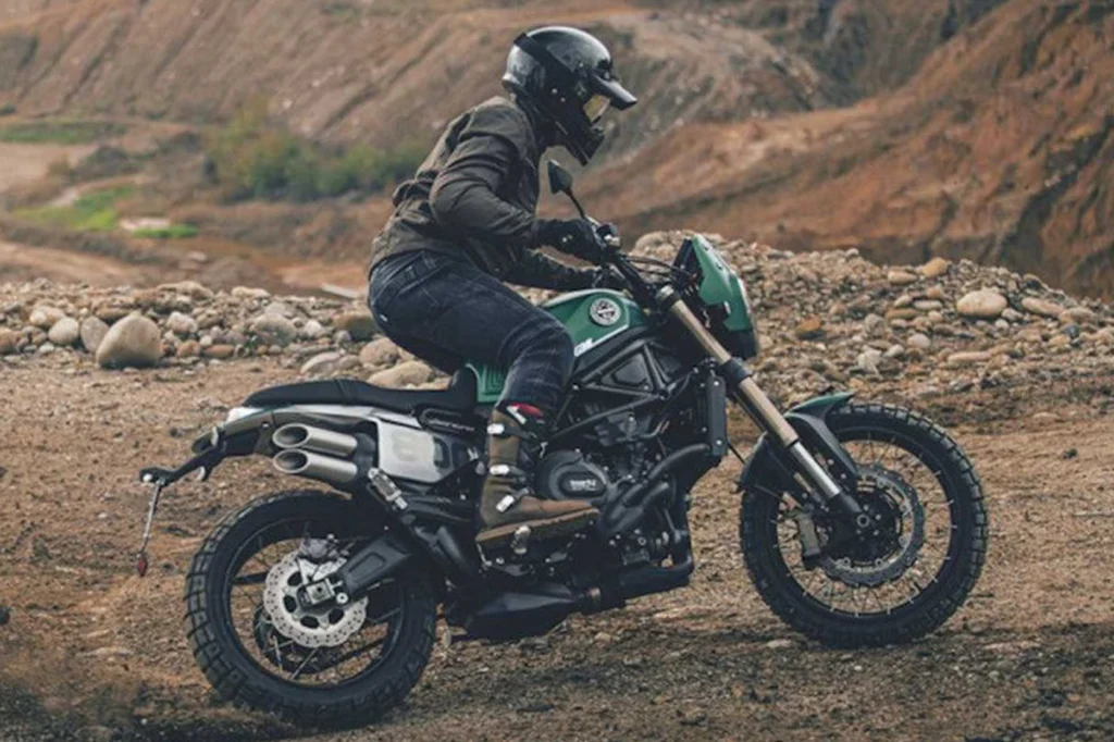 Benelli Leoncino 800