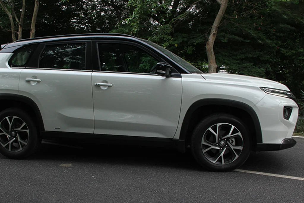 Toyota Urban Cruiser Hyryder 7 seater