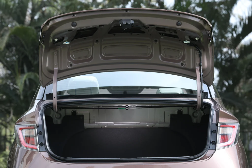 Hyundai car under 10 lakh