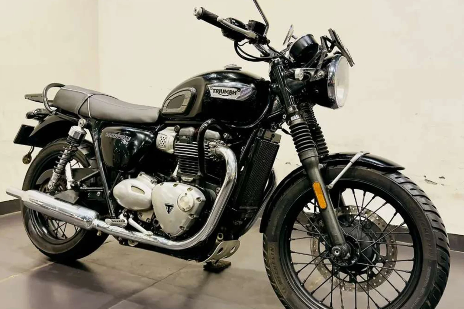 Triumph Bonneville 400