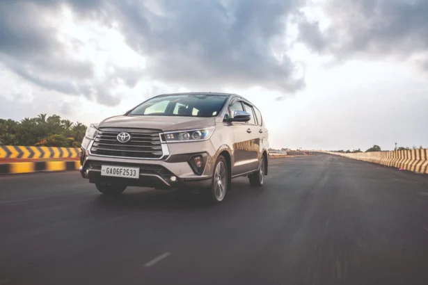 toyota innova crysta